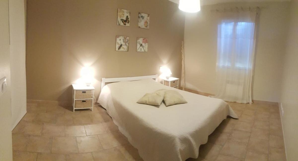 En Provence, Luberon, Villa Avec Piscine A Maubec Εξωτερικό φωτογραφία